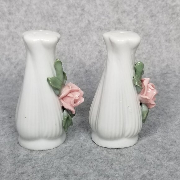 Vintage Porcelain Floral Rose Relief‎ 3D Embellished Salt Pepper Shaker Set - Picture 5 of 9